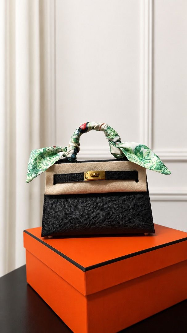 ON HAND MINI KELLY (Category: Luxury Bags & Wallets) located in Makati City. Submitted by tonyalavaro (Listing ID 1453992091, Image 1). Description: On hand MINI KELLY.