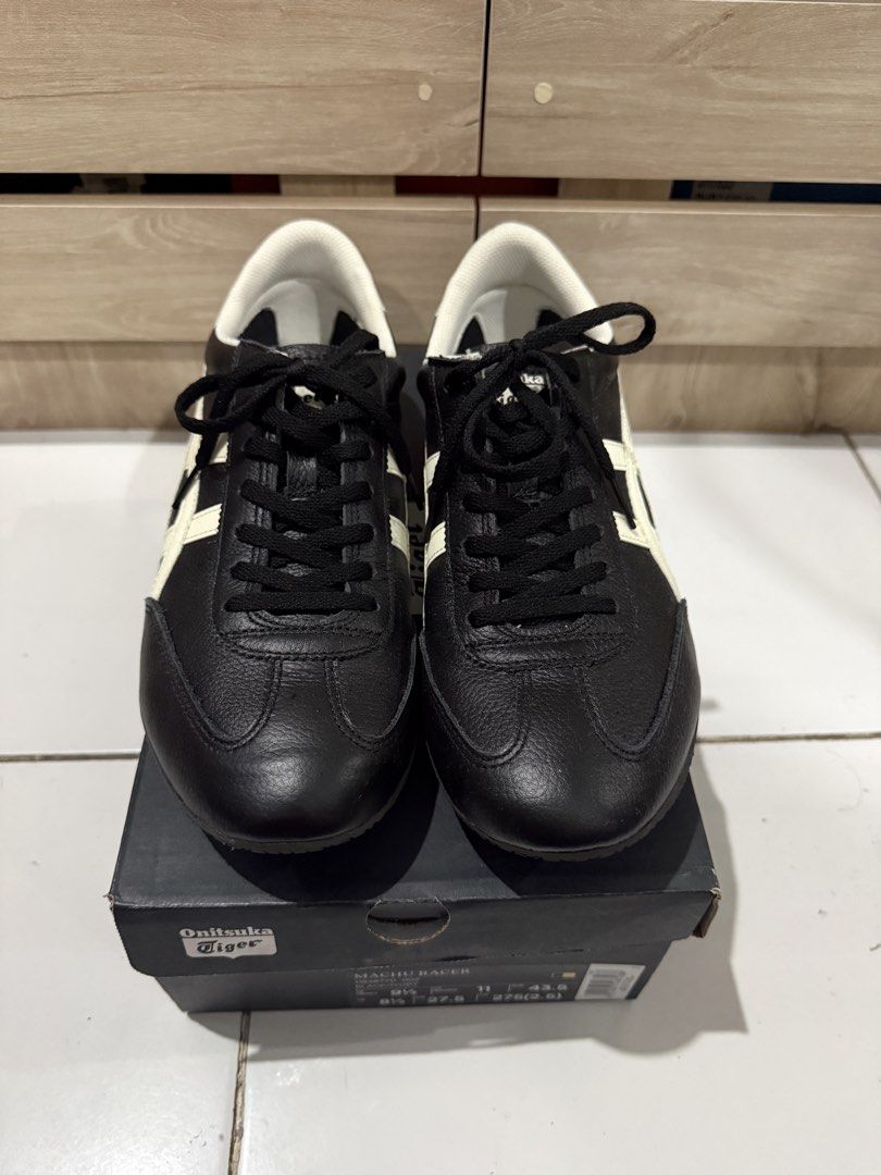 Onitsuka Tiger Machu Racer Black White US 9.5 (Category: Sneakers) located in San Pedro. Submitted by jcfiesta (Listing ID 1453934957, Image 2). Description: Onitsuka Machu Racer Black/White Size 9.5 for men Used for 2-3x only Shipping fee to be shouldered by buyer.