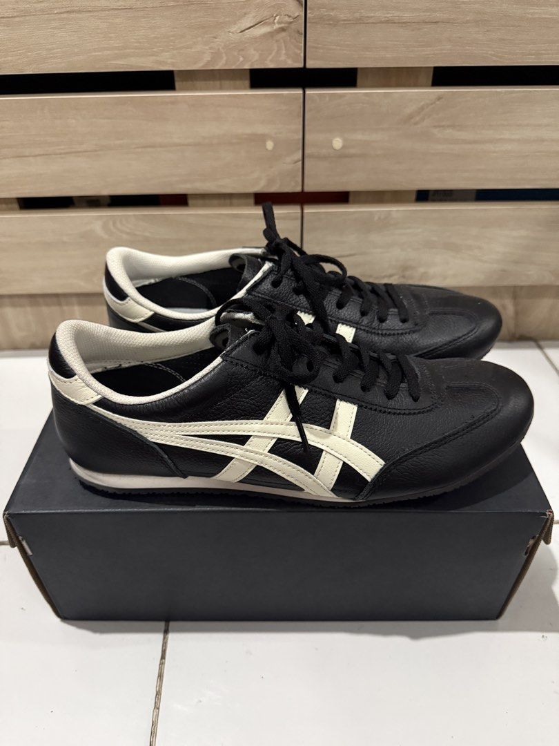 Onitsuka Tiger Machu Racer Black White US 9.5 (Category: Sneakers) located in San Pedro. Submitted by jcfiesta (Listing ID 1453934957, Image 3). Description: Onitsuka Machu Racer Black/White Size 9.5 for men Used for 2-3x only Shipping fee to be shouldered by buyer.