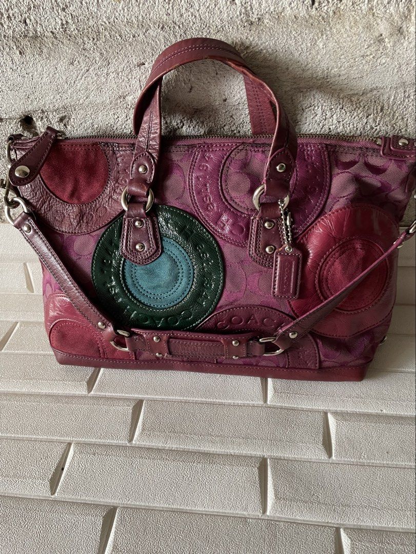 Orig Legit Coach Patchwork Bag (Category: Shoulder Bags) located in Caloocan City. Submitted by mdvs.bagsnmore (Listing ID 1453927030, Image 1). Description: GUARANTEED AUTHENTIC Coach Patchwork Tote – Rare Multicolor Design A timeless Coach piece featuring the iconic patchwork design. Lightweight, spacious, and versatile—perfect for everyday use, work, travel, or casual outings. DETAILS • Brand: Coach • Style: Patchwork Tote • Color: Multicolor 