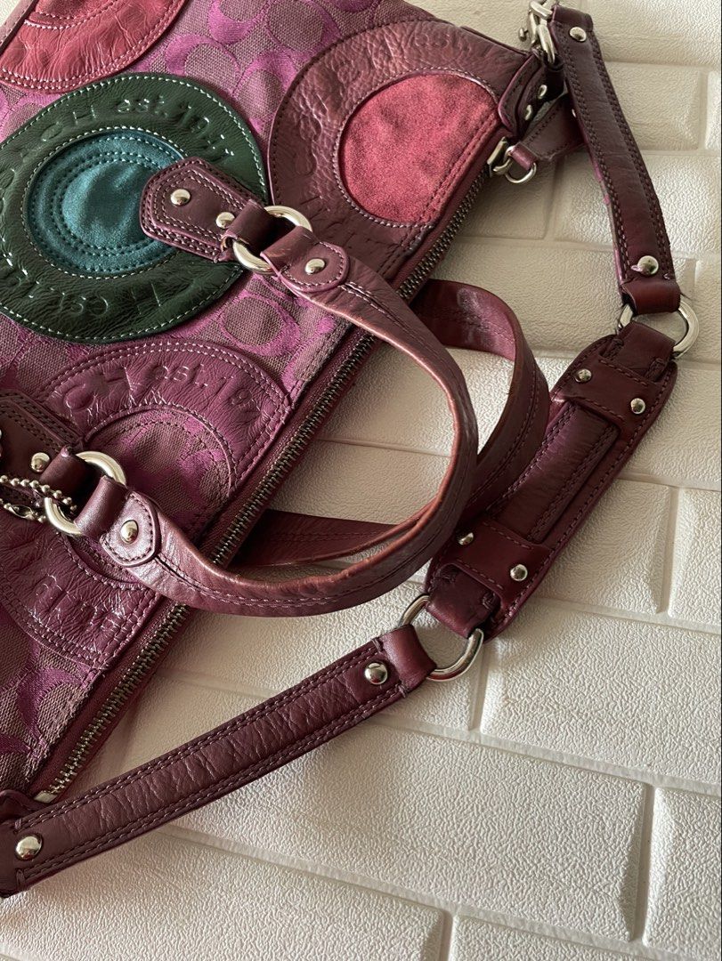 Orig Legit Coach Patchwork Bag (Category: Shoulder Bags) located in Caloocan City. Submitted by mdvs.bagsnmore (Listing ID 1453927030, Image 3). Description: GUARANTEED AUTHENTIC Coach Patchwork Tote – Rare Multicolor Design A timeless Coach piece featuring the iconic patchwork design. Lightweight, spacious, and versatile—perfect for everyday use, work, travel, or casual outings. DETAILS • Brand: Coach • Style: Patchwork Tote • Color: Multicolor 