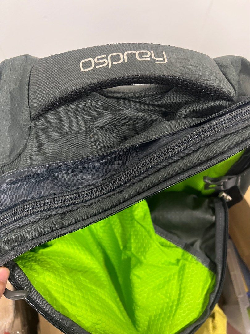 Osprey Farpoint 40 Backpack (Category: Backpacks) located in Cebu City. Submitted by zershrovv (Listing ID 1453912255, Image 2). Description: - Osprey Farpoint 40 travel backpack - Color: Dark Grey with bright green interior - Ample storage with multiple pockets and compartments - Versatile for travel or everyday use - Ready for your next adventure.