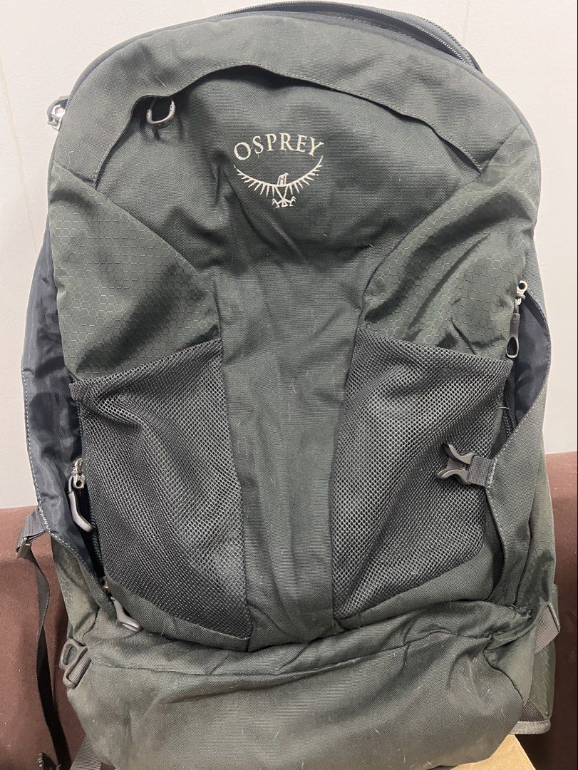 Osprey Farpoint 40 Backpack (Category: Backpacks) located in Cebu City. Submitted by zershrovv (Listing ID 1453912255, Image 1). Description: - Osprey Farpoint 40 travel backpack - Color: Dark Grey with bright green interior - Ample storage with multiple pockets and compartments - Versatile for travel or everyday use - Ready for your next adventure.