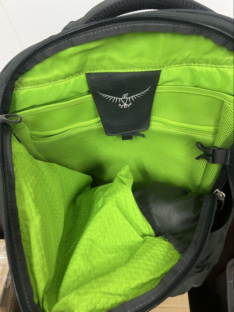Osprey Farpoint 40 Backpack (Category: Backpacks) located in Cebu City. Submitted by zershrovv (Listing ID 1453912255, Image 3). Description: - Osprey Farpoint 40 travel backpack - Color: Dark Grey with bright green interior - Ample storage with multiple pockets and compartments - Versatile for travel or everyday use - Ready for your next adventure.