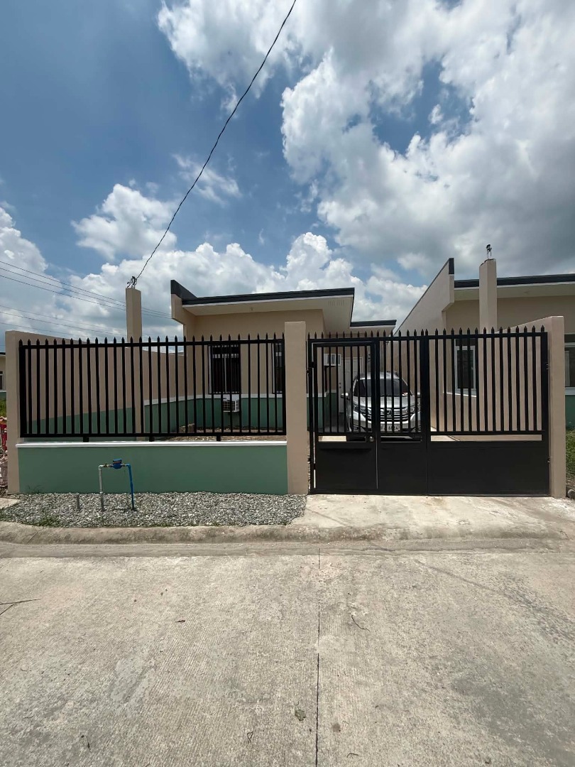 (Category: ) located in . Submitted by gelogwapogi (Listing ID 1453858031, Image 1). Description: .