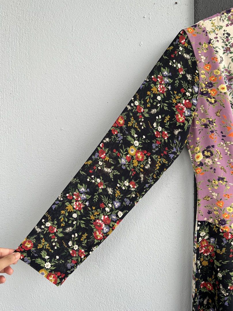 Patchwork Dress (Category: Dresses) located in Kota Tinggi. Submitted by shazlinmh (Listing ID 1453971458, Image 3). Description: Free shipping thru rumah oyen Material: Chiffon mix poly (not so sure) Size on tag: L Colour: Colourful 📏Measurement: Shoulder: 16” Bust: 36-38” Waist: 30” Hips: 40” Length: 49-49.5”.
