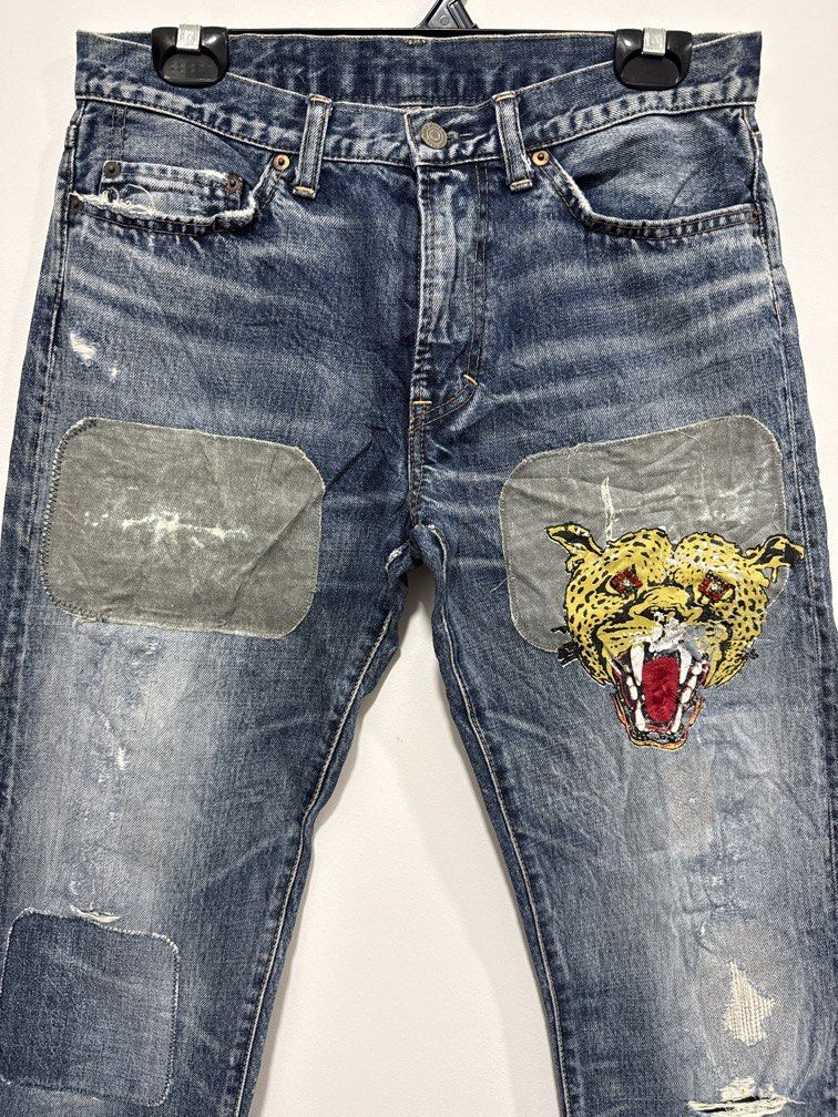 Patchwork jeans (Category: Jeans) located in Petaling Jaya. Submitted by fuyoobundle (Listing ID 1453974486, Image 2). Description: Condition 8/10 Pinggang 31” Cawat 10” Peha 11.5” Labuh 39”.