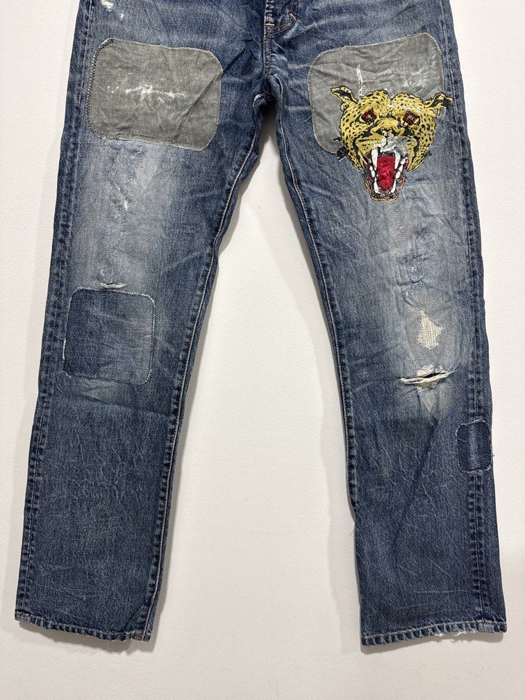 Patchwork jeans (Category: Jeans) located in Petaling Jaya. Submitted by fuyoobundle (Listing ID 1453974486, Image 3). Description: Condition 8/10 Pinggang 31” Cawat 10” Peha 11.5” Labuh 39”.