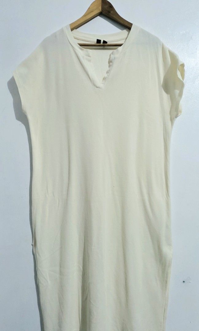 Penshoppe Beige Dress Plussize (Category: Dresses) located in Malolos. Submitted by candyproj (Listing ID 1453911082, Image 1). Description: Penshoppe Beige Dress Personal Used Clothes Size: XL on tag Measurement: bust: 46" length: 48" Buy 3 clothes, SHIPPING FEE IS FREE RFS: Decluterring/Migrating Price is Negotiable Everything must go.