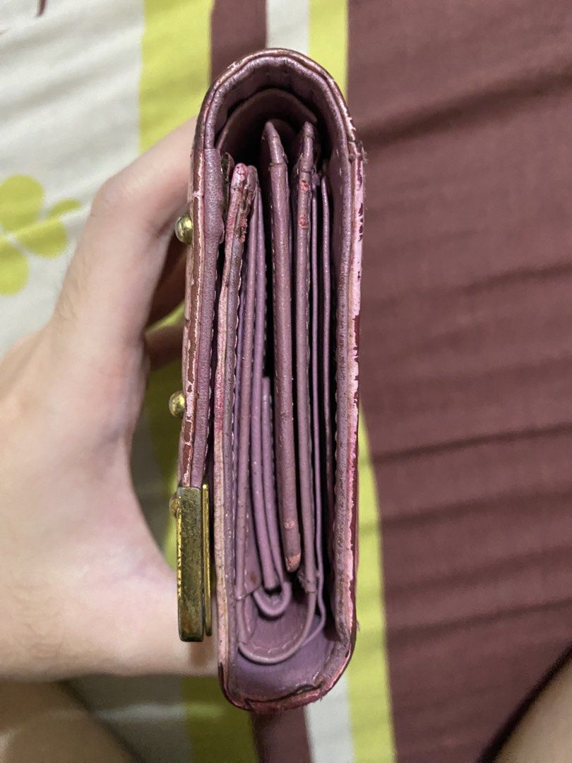 Pink Crocodile Print Metro City Wallet (Category: Wallets & Card holders) located in Quezon City. Submitted by fujiapple_ (Listing ID 1453869062, Image 3). Description: Rfs: nakatambak lang - no refunds - location: san juan city .