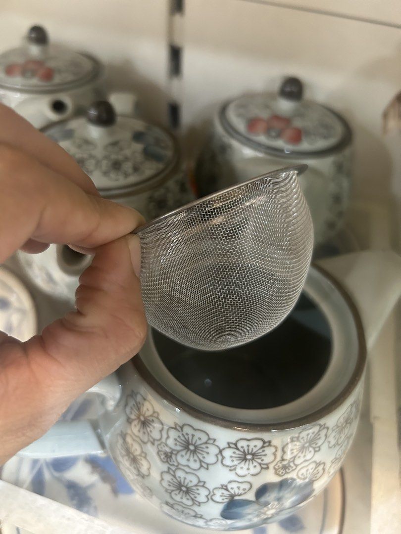 Porcelain Floral Tea Pot with strainer (Category: Other Kitchenware & Tableware) located in Las Pinas. Submitted by ladyattire (Listing ID 1453973770, Image 3). Description: For tea parties/ afternoon tea parties Pretty Japanese style .