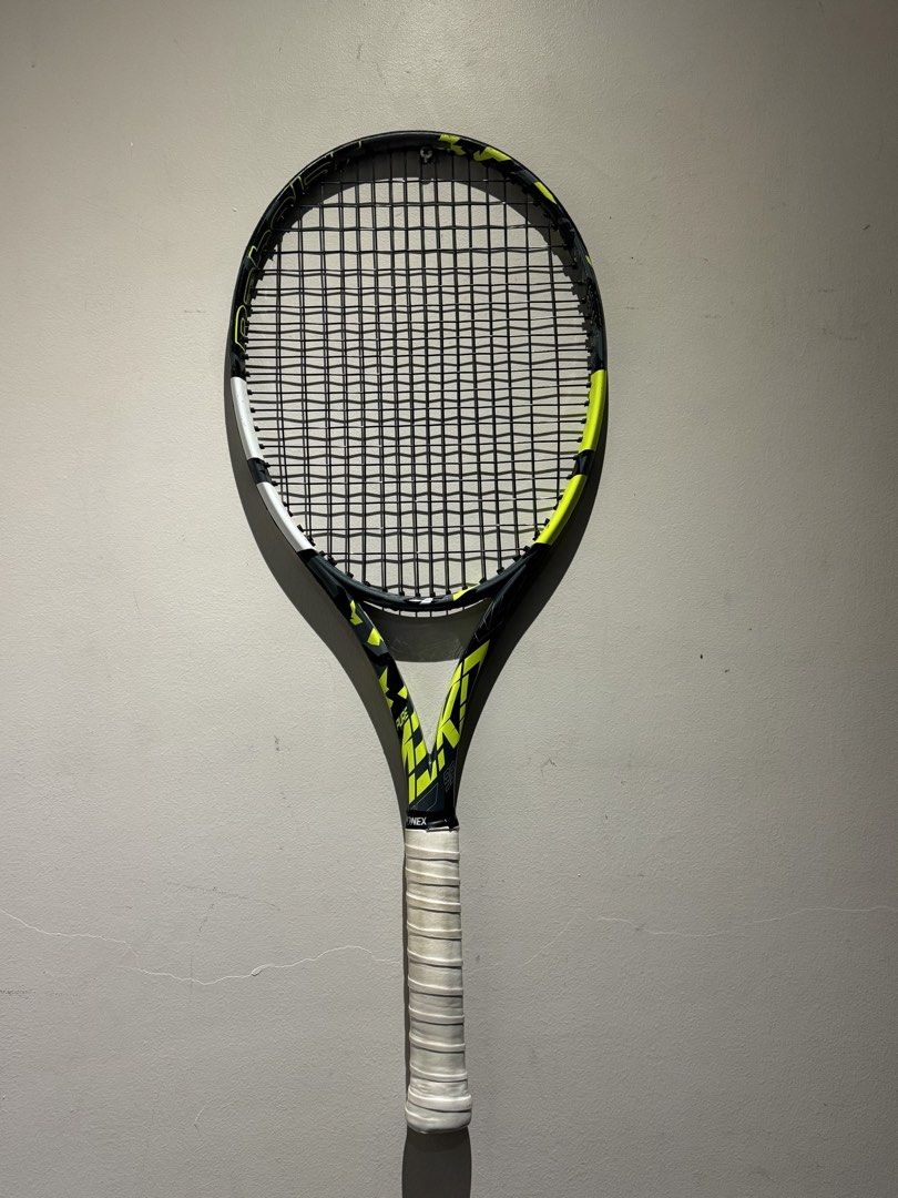 Pure Aero 98 2023 (Category: Racket and Ball Sports) located in Quezon City. Submitted by rhaus (Listing ID 1453881256, Image 1). Description: - Unstrung Weight: 305g - Grip Size: 2 - Features white overgrip.
