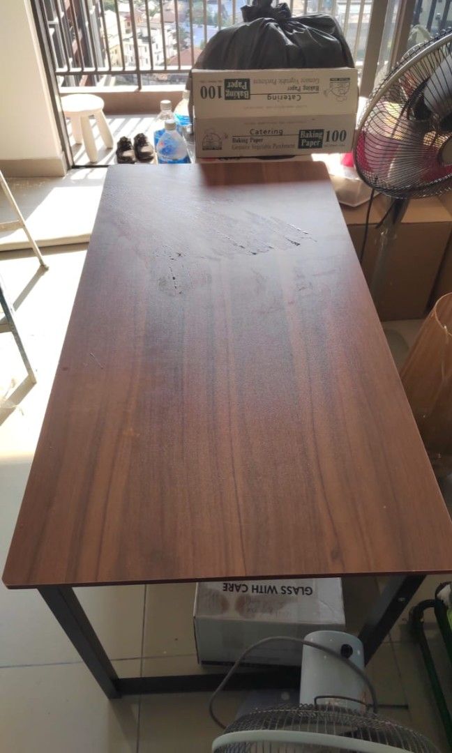 Reading table (Category: Tables & Sets) located in Kuala Lumpur. Submitted by khorcarol83742 (Listing ID 1453846052, Image 1). Description: .