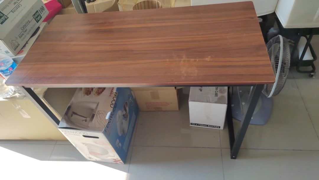Reading table (Category: Tables & Sets) located in Kuala Lumpur. Submitted by khorcarol83742 (Listing ID 1453846052, Image 2). Description: .
