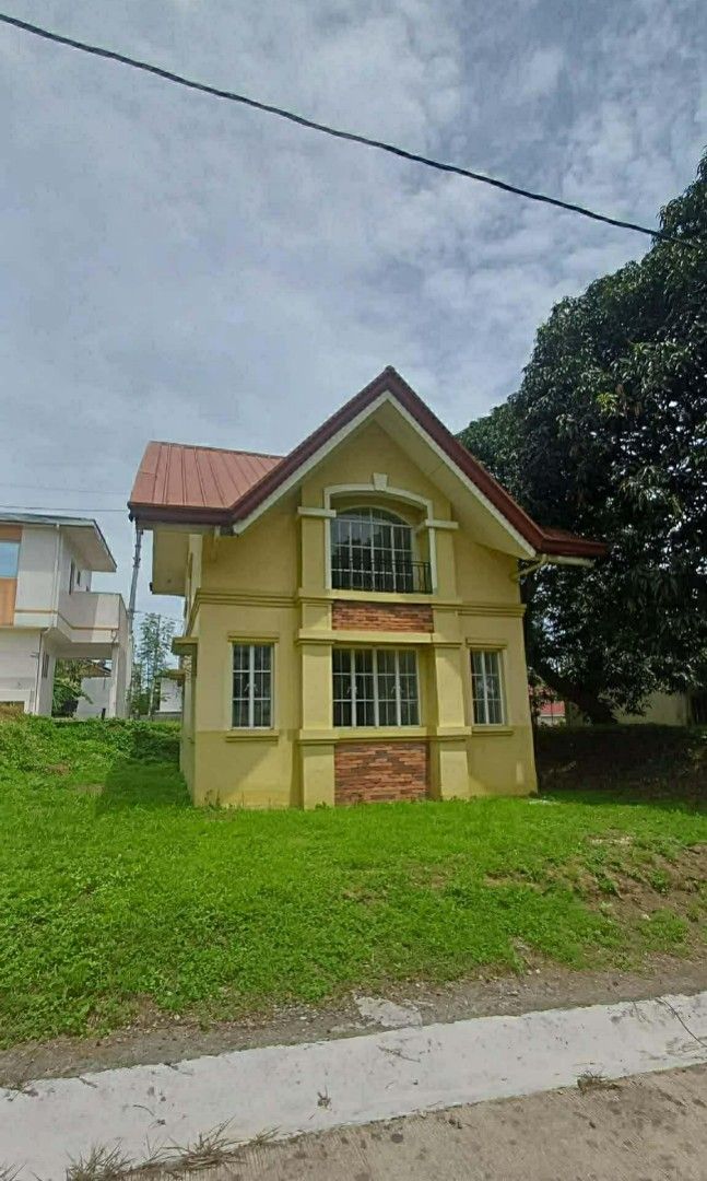RFO Metrogate Dasmarinas (Category: House & Lot) located in Pasay City. Submitted by aimeyalonsabe-81385 (Listing ID 1265875770, Image 1). Description: ready For Occupancy metrogate Dasmarinas Along Governor's Drive Highway San Agustin 1 dasmarinas city Cavite House Model: Spanish Andrea Floor Area 78 Lot Area 137sqm P7,349,280 3bedroom 2 toilet and bath with parking it can be walked to SM and Robinsons Palapala nearby schools: *Public schools *I