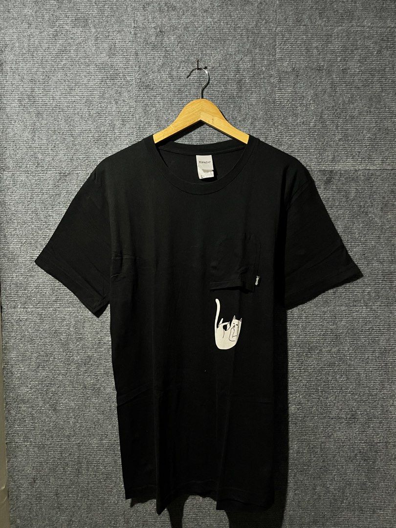 Rip n dip falling nerm pocket tee (Category: Activewear) located in Naga. Submitted by goodfinds_only.v1 (Listing ID 1453847028, Image 2). Description: FOR SELL -RIP N DIP FALLING FOR NERMAL POCKET TEE SIZE:MEDUIM DIMENSION WIDTH:19 INCHES LENGTH:31 INCHES COLOR RATE:10/10 EXCELLENT CONDITION NO FLAWS/ISSUE DM ME TO PURCHASE! LOC:NAGA CITY BICOL REGION.