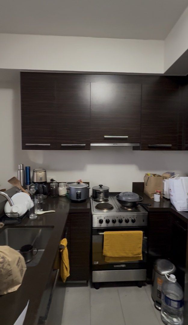 Rockwell makati (Category: Apartments & Condos) located in Quezon City. Submitted by Moral_L (Listing ID 1453970658, Image 3). Description: For lease LincoIn 33rd floor 33sqm. Fully furnished parking additional With washer and dryer Available August 2026 onwards ₱45k negotiable.