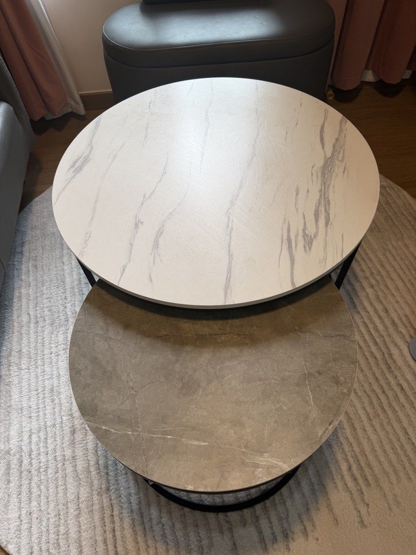 Round table (Category: Tables & Sets) located in Singapore. Submitted by siti_zoul09 (Listing ID 1453880863, Image 2). Description: Slide the pictures for spesification.