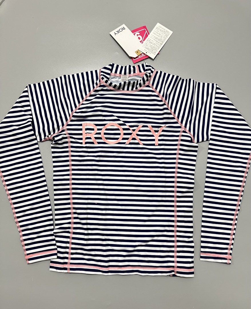 (S) ROXY Stripe Long Sleeves Rashguard / Swim Top (Category: Rash guard) located in Cainta. Submitted by sunnyfloshop (Listing ID 1453931609, Image 2). Description: Brandnew 🍃Small 🍃UPF +50.