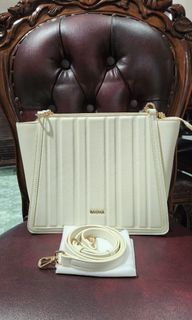 (Category: ) located in . Submitted by secondhandbaglover (Listing ID 1453828020, Image 1). Description: .