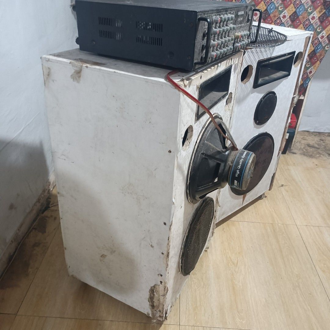 Sakura Amplifier with Speakers and Kevler Mic (Category: Soundbars, Speakers & Amplifiers) located in Paranaque City. Submitted by damit101 (Listing ID 1453874232, Image 3). Description: Videoke Set Up... Needs tuning kasi matagal na hnd nagamit. Take all for ₱5000 only!!! Location: C. Santos St., Tambo Parañaque.