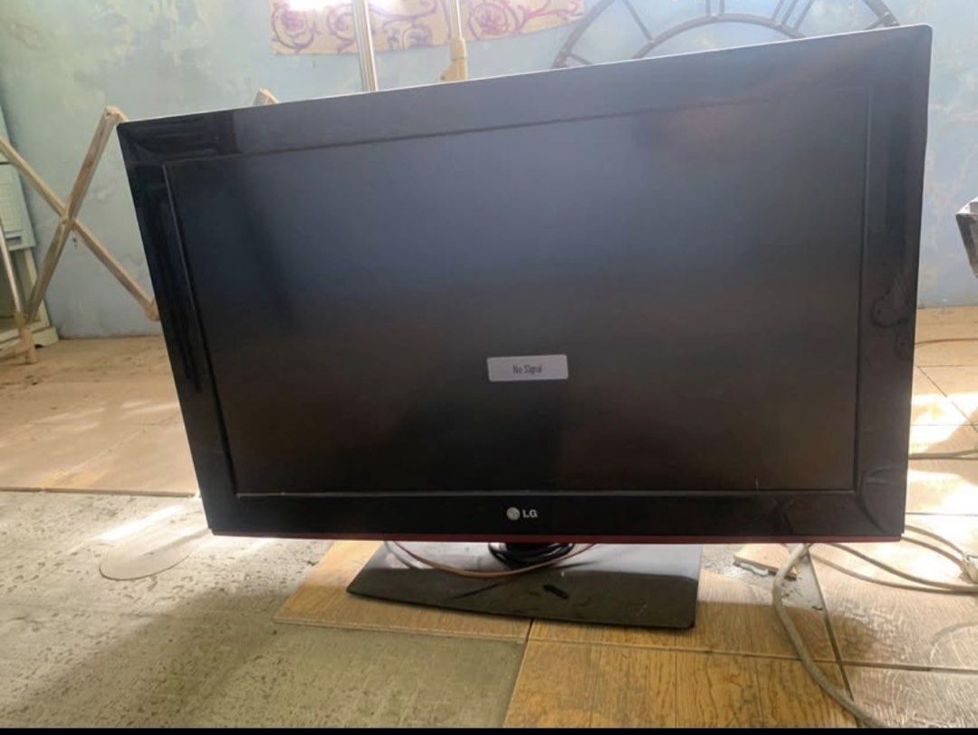 Sanyo and LG Televisions (Category: TV) located in Manila. Submitted by penales.ico (Listing ID 1453904847, Image 2). Description: TAKE ALL FOR 2500! NEGOTIABLE PA. SANYO 34K40 1 -NO ISSUES SANYO 34K40 2 -SEE PICTURE, DELAMINATION LG 32LK310 -SLIGHT WHITENING OF EDGES NG SCREEN.