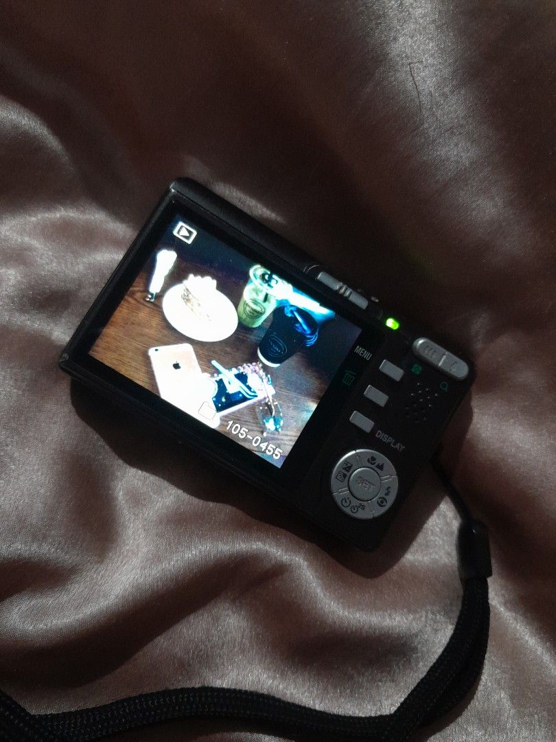 Sanyo Digicam VPC-700 (Category: Cameras) located in Lapu Lapu. Submitted by imsyaltsellsart (Listing ID 1453997078, Image 3). Description: Comes with universal charger and 256 MB SD card All buttons works well Flash works.