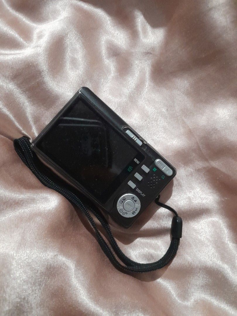 Sanyo Digicam VPC-700 (Category: Cameras) located in Lapu Lapu. Submitted by imsyaltsellsart (Listing ID 1453997078, Image 2). Description: Comes with universal charger and 256 MB SD card All buttons works well Flash works.