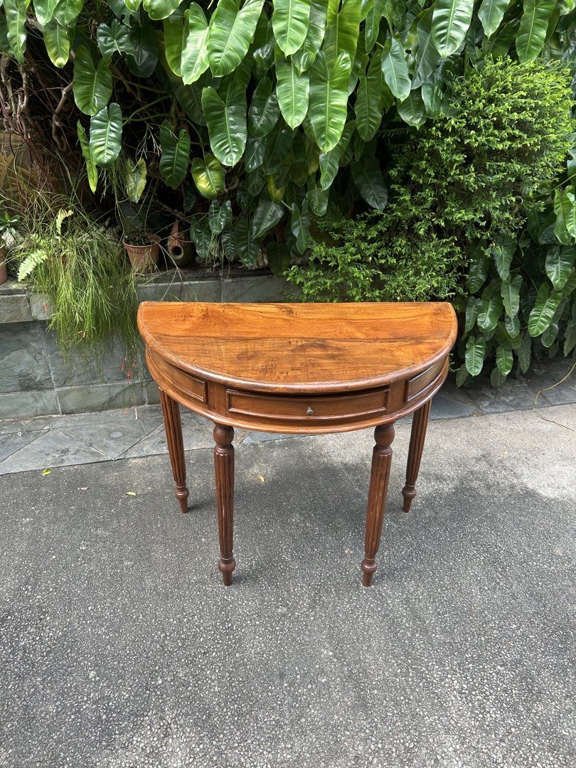Side console table (Category: Tables & Sets) located in Singapore. Submitted by jacklee.cy (Listing ID 1453870808, Image 1). Description: Side console table length 80cm width 39cm height 71cm just varnish very nice and good condition .