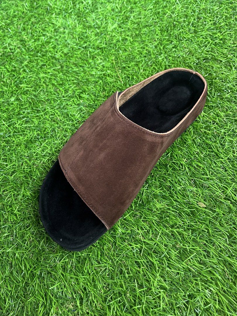 Slides (Category: Slippers & Slides) located in Antipolo. Submitted by boldfish.2aa198 (Listing ID 1453850730, Image 3). Description: Open for Whole sale Synthetic suede Locally made.