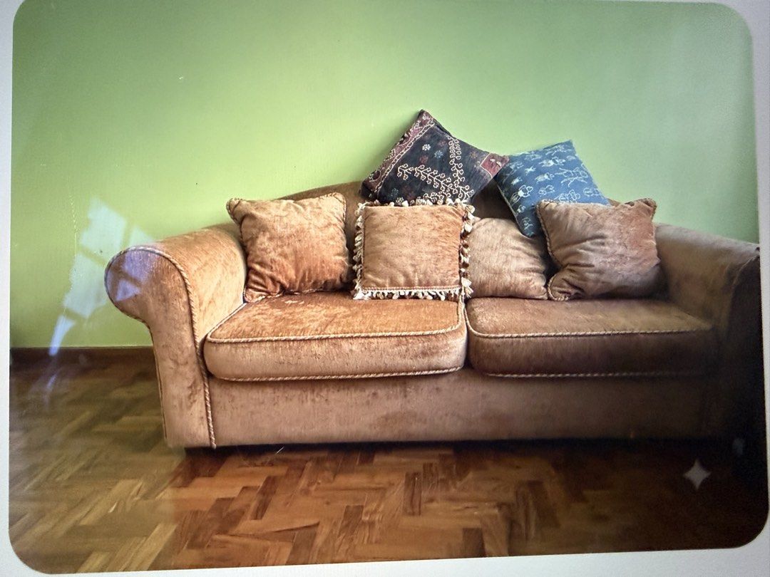 Sofa Bed - FREE (Category: Sofas) located in Singapore. Submitted by moppie (Listing ID 1453926601, Image 1). Description: .