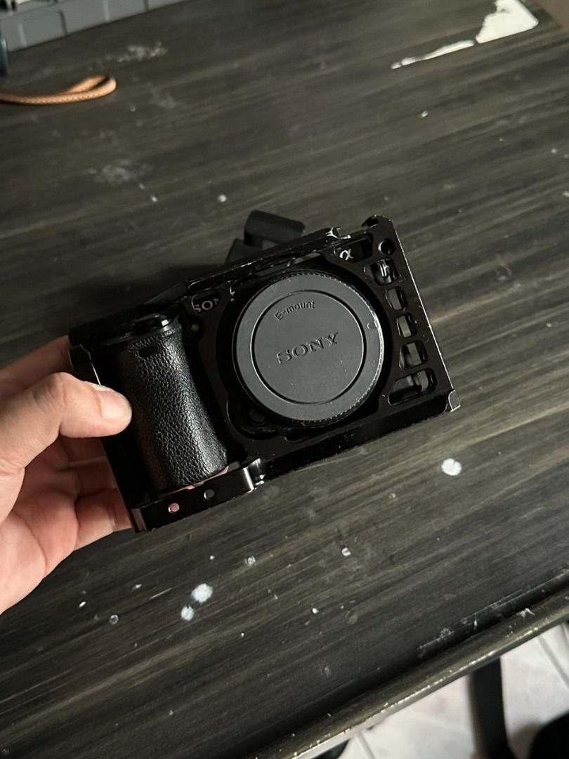 Sony A6500 Body w/ small rig cage (Category: Cameras) located in Manila. Submitted by chefkurry (Listing ID 1453904204, Image 2). Description: Sony A6500 Body Good Condition Charger + 2 Batteries W/Small Rig Cage 21k Shutter Count Has Body skin since first use (original body has not yet used that much) PHP 29500 Negotiable Manila/Taft/Taguig area .
