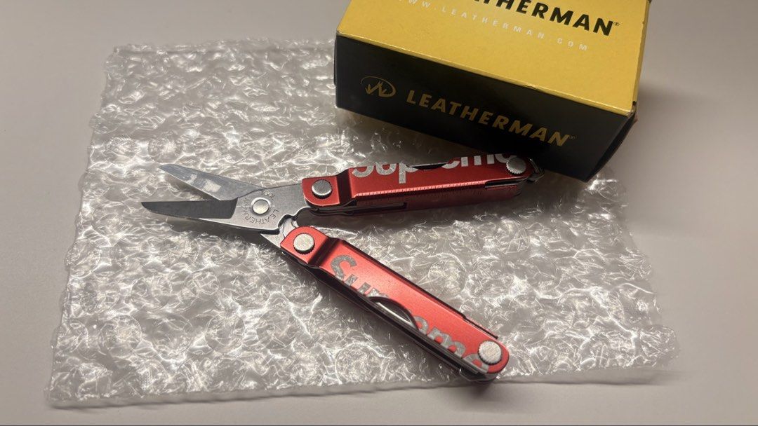 supreme leatherman 萬用刀 （分類：行山及露營）位於 Hong Kong。 由 polarbear_store 提交（商品編號 1453969763，圖片 2）。簡介： 有意PM。