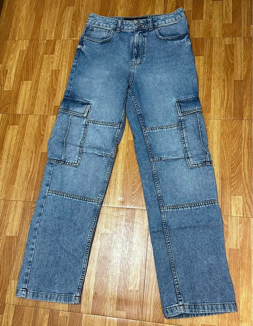 Terranova Kids Denim Cargo Jeans (Category: Babies & Kids Fashion) located in Manila. Submitted by mami.aus (Listing ID 1453895412, Image 1). Description: Terranova Denim Cargo Pants Kids 12-13.