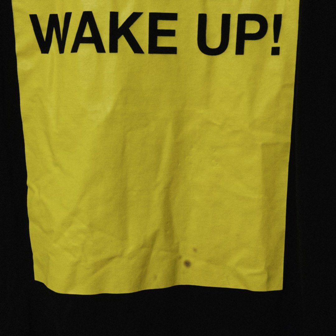 the 1975 wake up shirt size M (Category: Tshirts & Polo Shirts ) located in Cabanatuan. Submitted by halladays (Listing ID 1453943074, Image 3). Description: • bought during a brief inquiry into online relationships tour last 2019 at moa arena • kindly refer to second image for defect • price is still negotiable.