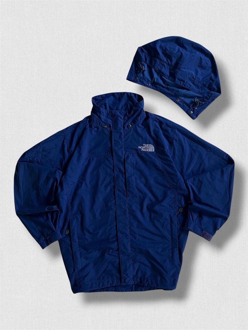 The North Face Goretex jacket (Category: Hiking & Camping) located in Cebu City. Submitted by northdrip.threadd (Listing ID 1453899440, Image 2). Description: The North Face Goretex jacket (Removable hood) Width: 23 Length: 27.2 M on tag, best fits to L Complete tags Needs deep washing Condition: 10/10 Color rate: 10/10 ₱799 Free shipping 🚚JNT.