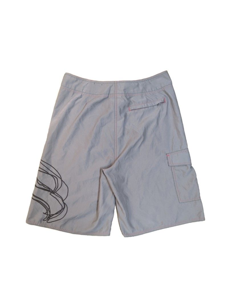 Tony hawk short surfboard (Category: Shorts) located in Manila. Submitted by vnyz_xd (Listing ID 1453813483, Image 2). Description: W-32 L-23 Leg hole-13 little issue Dm lang‼️ .