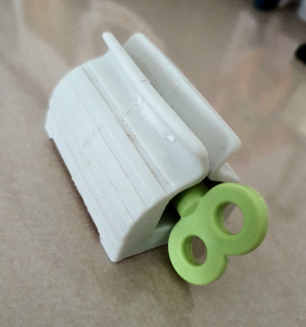 Toothpaste Squeezer (FREE) (Category: Body Care) located in Nilai. Submitted by sp.collections.my (Listing ID 1453842013, Image 2). Description: .