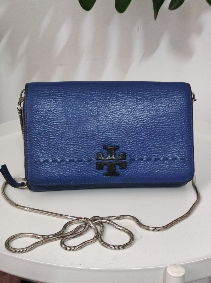 Tory Burch Sling Wallet (Category: Luxury Bags & Wallets) located in Santa Rosa. Submitted by sassycollection. (Listing ID 1453840842, Image 1). Description: In good condition.