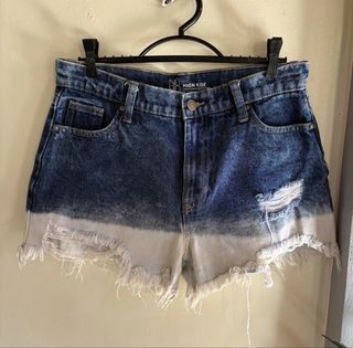 (Category: ) located in . Submitted by green.trendsetter (Listing ID 1453856014, Image 1). Description: .