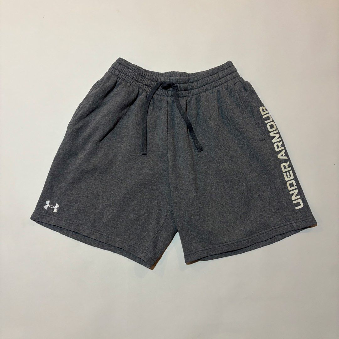 Under Armour Grey Sweat Shorts Size LG (Category: Shorts) located in Dipolog. Submitted by dionato (Listing ID 1453968818, Image 1). Description: 30-34x17.5 - Grey Under Armour sweat shorts - Size: Large (LG) fits to XL - Elastic waistband with drawstring - Under Armour logo on left leg - Text logo down the right side - Made in Vietnam - Ideal for lounging or workouts.