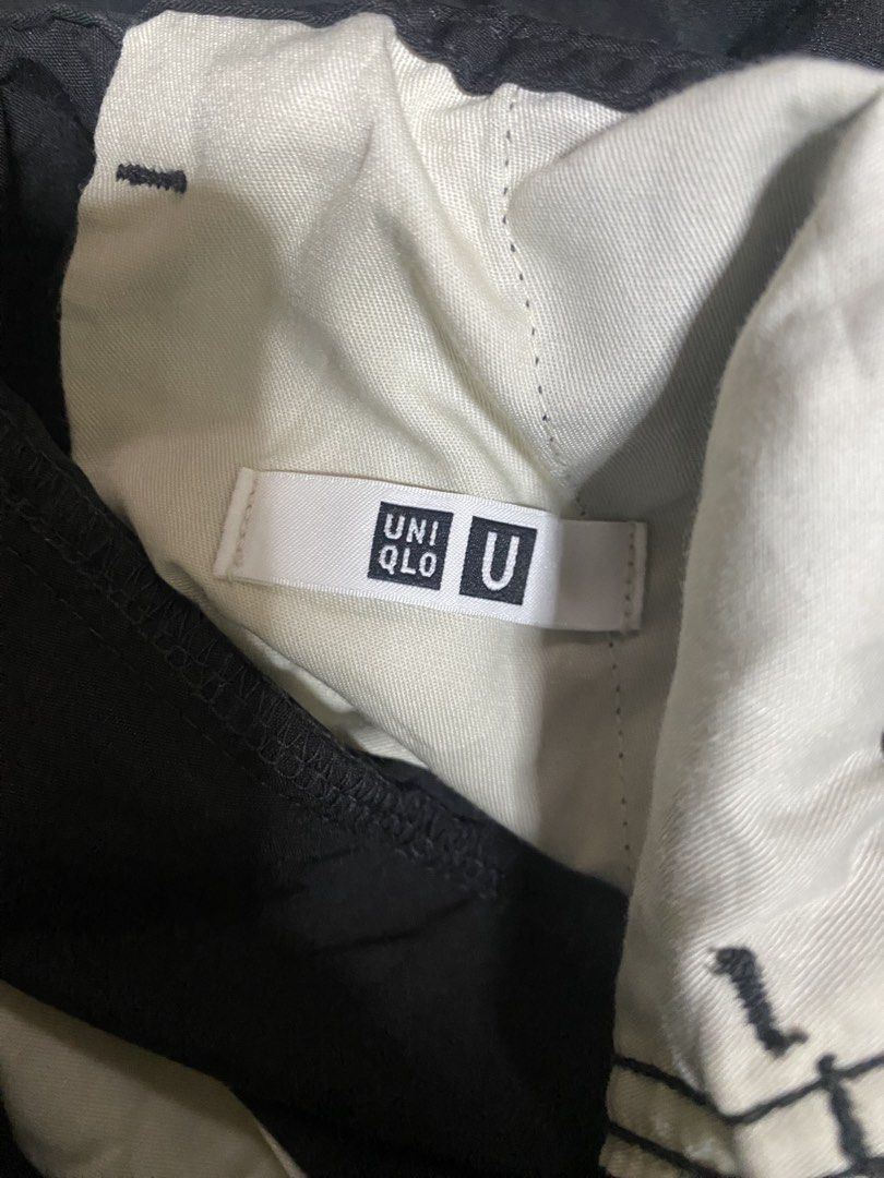 Uniqlo U wideleg cargo pants (Category: Trousers) located in Cabagan. Submitted by rangi0905 (Listing ID 1454002472, Image 3). Description: 34-36w 41length 9hem no issue.