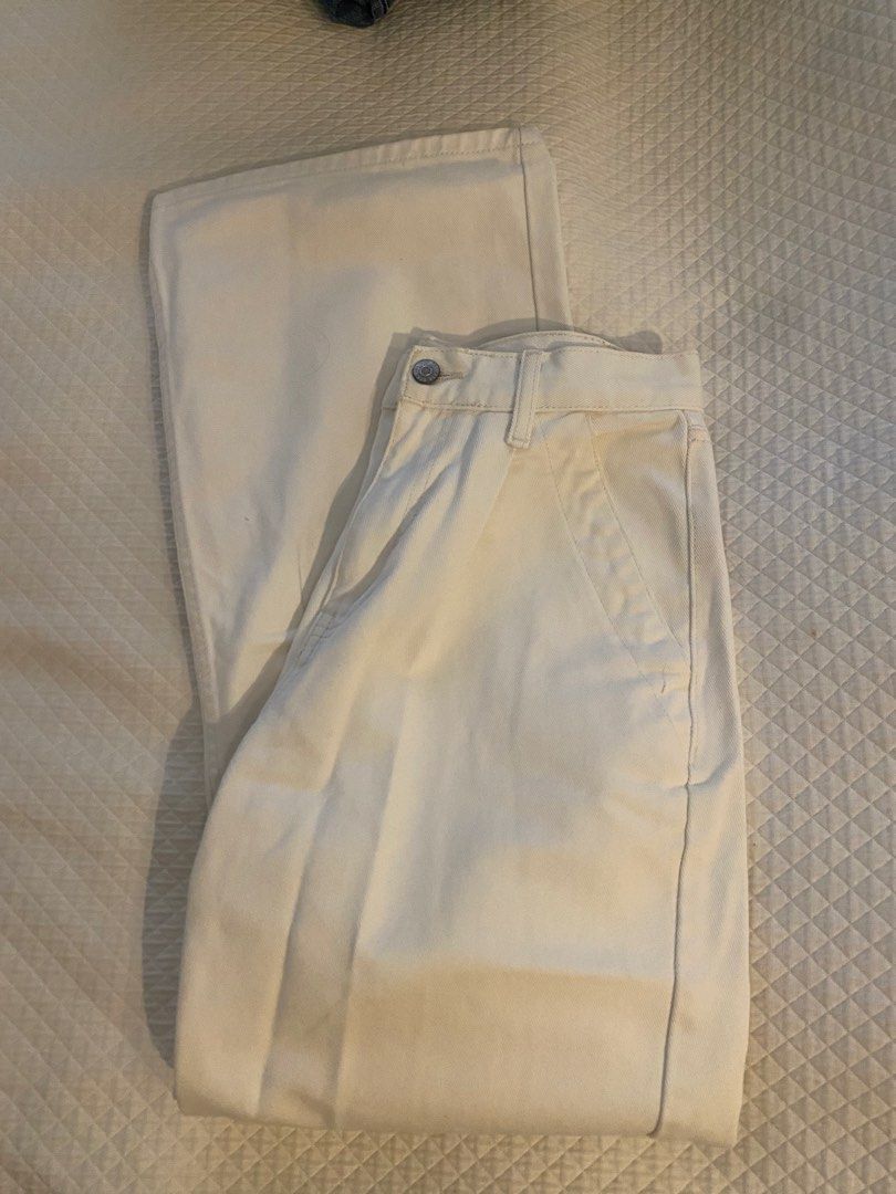 Urban Outfitters white jeans (Category: Jeans) located in Makati City. Submitted by coconutgirl. (Listing ID 1453842761, Image 2). Description: .