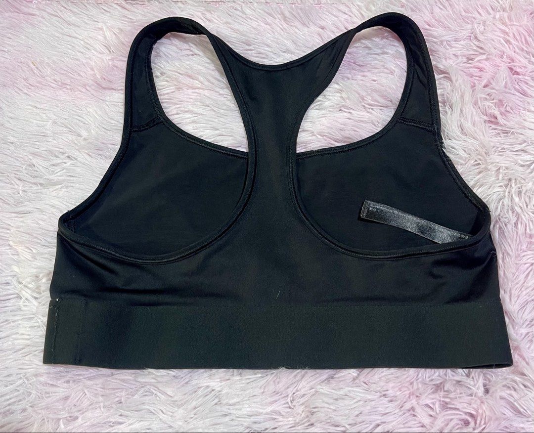 Victoria sport bra (Category: Activewear) located in Caloocan City. Submitted by joycel06 (Listing ID 1453923597, Image 3). Description: Small to medium .