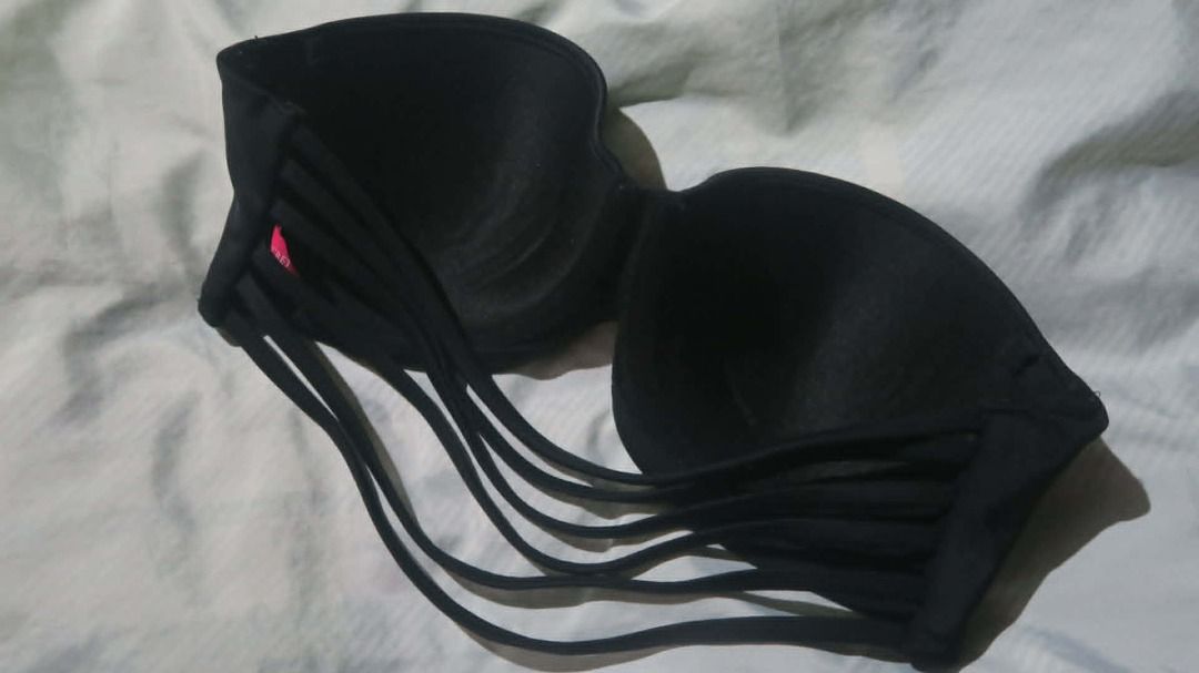 Victoria's Secret Black Strapless Bra (Category: Undergarments & Loungewear) located in Makati City. Submitted by cher._. (Listing ID 1453880490, Image 3). Description: Size: 32B.