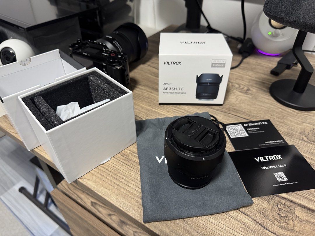 VILTROX 35mm f1.7 E mount (Category: Lens & Kits) located in Caloocan City. Submitted by leomordwan82526 (Listing ID 1453970344, Image 2). Description: Selling my viltrox 35mm for sony e mount Complete Slight scratch sa lens guard dahil pag pinapatong No issue Di masyadong gamit because of kitlens Rfs: Bought another lens Slightly nego Pwede din pa deliver.