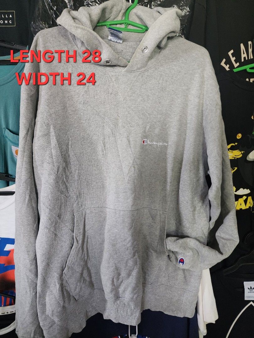Vintage champion pullover hoodie (Category: Coats, Jackets and Outerwear) located in Real. Submitted by raphy2019 (Listing ID 1453893681, Image 2). Description: .