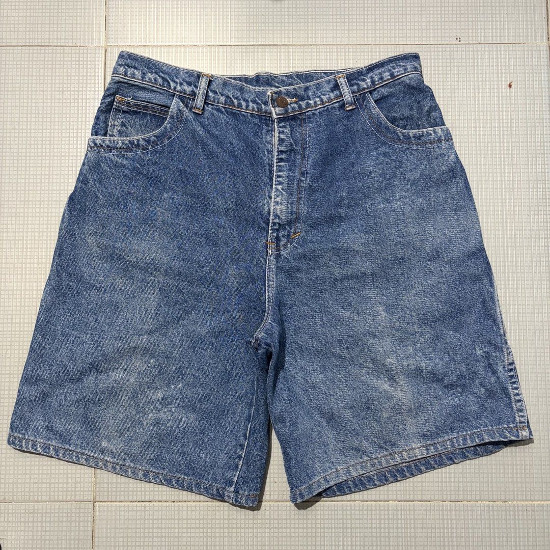 VINTAGE Y2K DICKIES BOOT BIG POCKETS JORTS (Category: Shorts) located in Tuguegarao City. Submitted by sustbodega (Listing ID 1453829164, Image 2). Description: waist 33 length 21 hem 13.