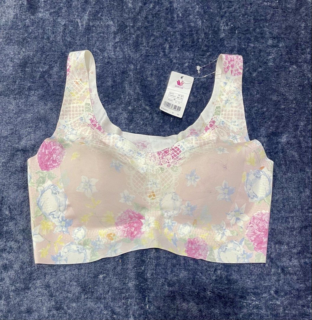 Wacoal Floral Bralette M Size (Category: Undergarments & Loungewear) located in Caloocan City. Submitted by joycel06 (Listing ID 1453916589, Image 1). Description: - Wacoal Bralette - Size: Medium (M) - Design: Pretty floral print with delicate lace trim - Underbust Measurement: 65-75cm - Material: Nylon and Polyester blend - Care Instructions: - Machine wash at 40°C - Hand wash separately recommended - Do not bleach - Do not iron - Keep away fro