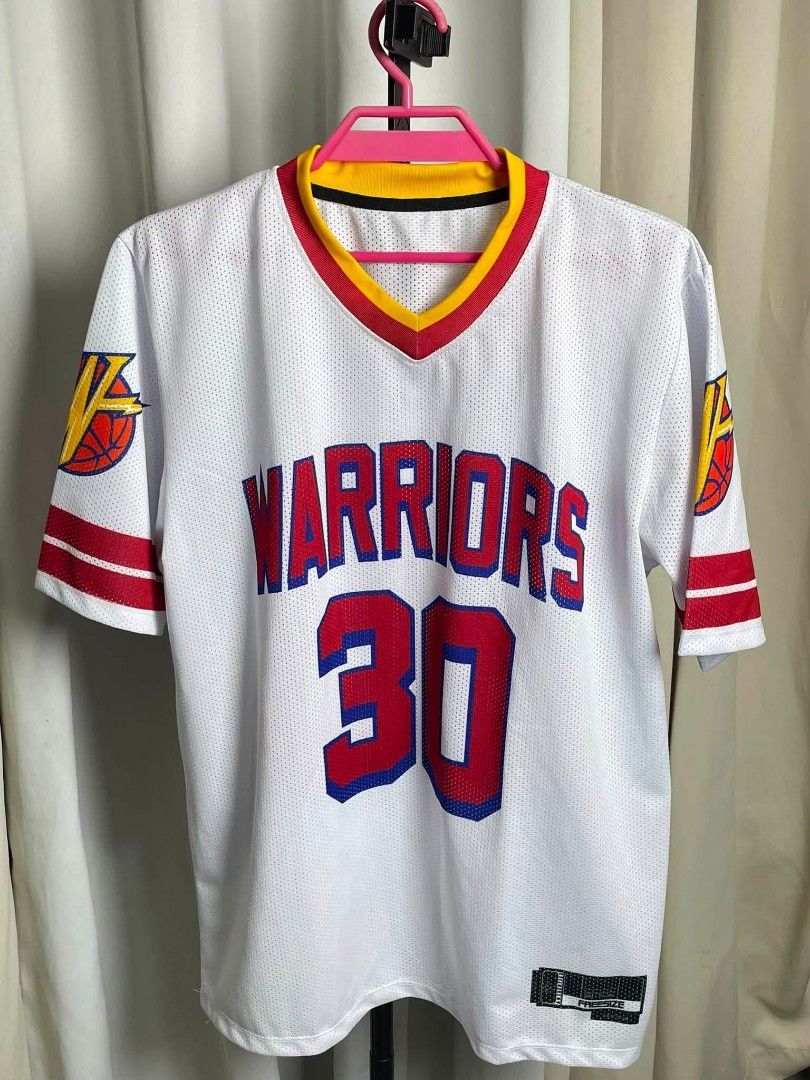 WARRIORS(CURRY) Football Jersey (Category: Tshirts & Polo Shirts ) located in Taytay. Submitted by sinag143 (Listing ID 1453858137, Image 2). Description: SIZE: Free size fit up to 5'10 Height and 85 kg W:22 L:28.